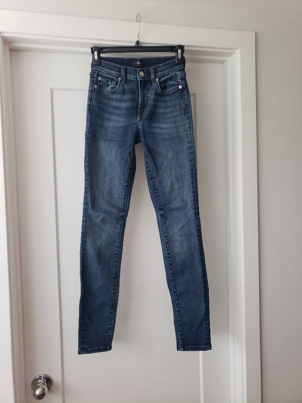 7 FOR ALL MANKIND SKINNY JEANS SIZE 23